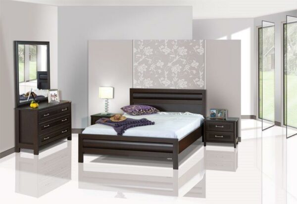 חדר שינה קומפלט דגם פיטוניה מעוצב הכולל : מיטה זוגית  140/190, 2 שידות , קומודה , ומראה .