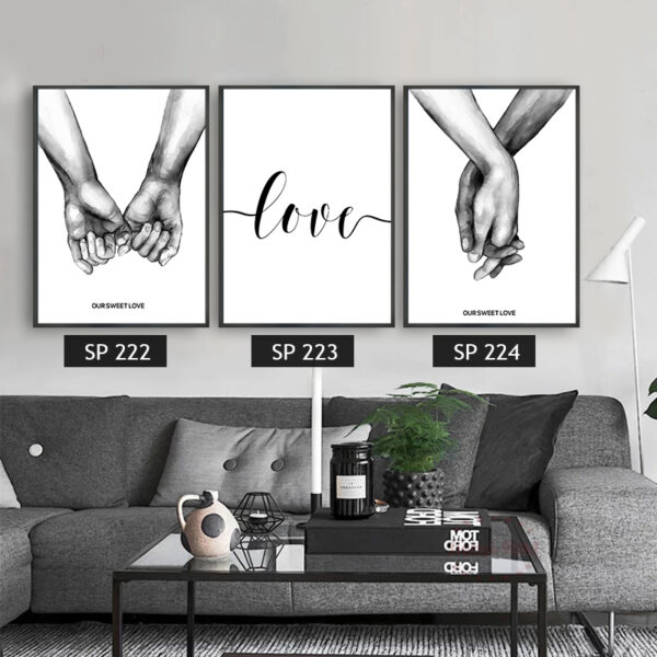 סט 3 תמונות קנבס מחזיקים ידיים בשחור לבן על רקע לבן