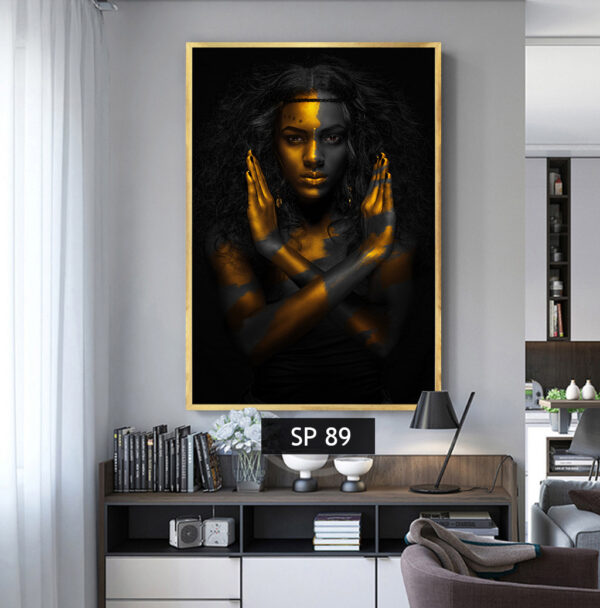 תמונת קנבס אישה בצבעים שחור וזהב SP 89