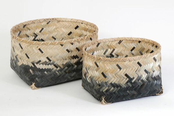 זוג סלסלות ראטן בגודל 43X35X25H 37X31X22H בצבע טבעי+שחור