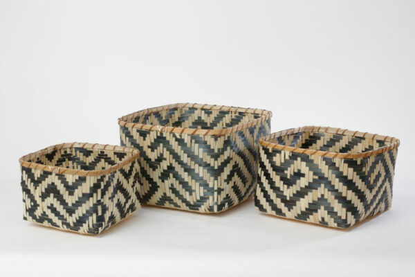 סט 3 סלסלות בגודל 37X37X25 32X32X21 28X28X17 בצבע טבעי+שחור