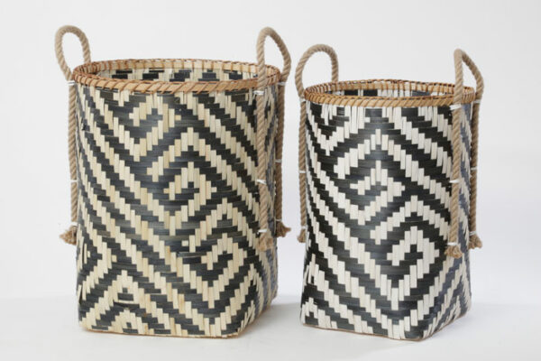 זוג סלסלות בגודל 37X37X50 31X31X46 בצבע טבעי+שחור