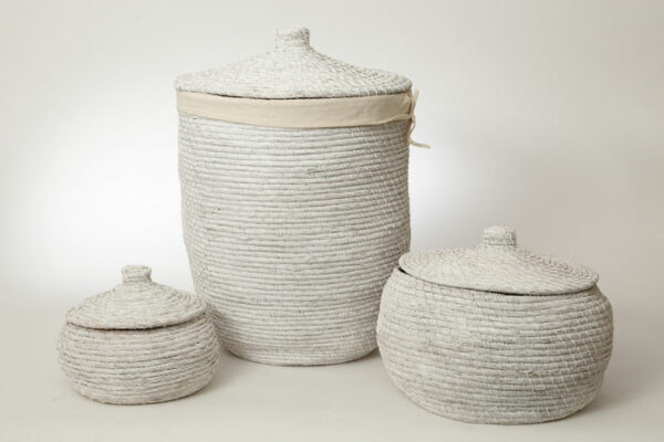 סט 3 סלסלות חבל בגודל 46X46X64 41X41X36 24X24X27 בצבע לבן