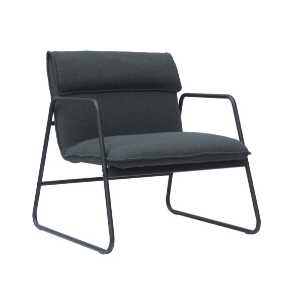 כורסא מעוצבת בריפוד בד ורגלי ברזל דגם בלמש