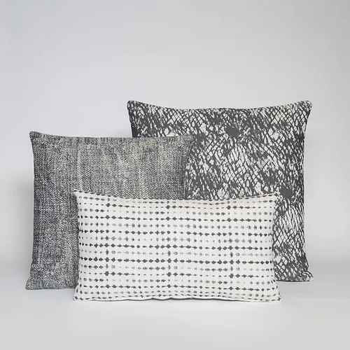 סט 3 כריות shibori b&w