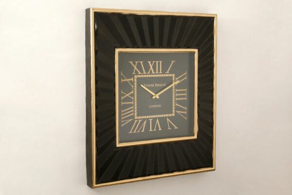 שעון קיר FONTAINE בצבע שחור זהב במידות 60X70X6