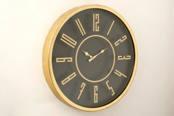 שעון קיר עץ FONTAINE בצבע שחור זהב במידות 60X60X6