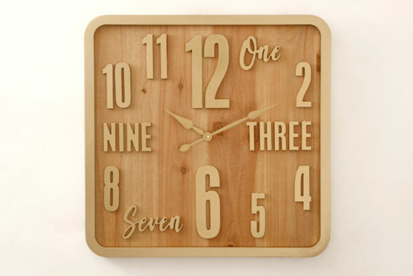 שעון קיר עץ FONTAINE בצבע זהב במידות 60X60X4.5