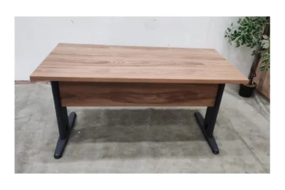 שולחן לעמדת עובד/ת רימון רוחב 140 ס``מ צבע עץ כהה