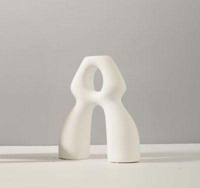 אגרטל פריק גובה לבן